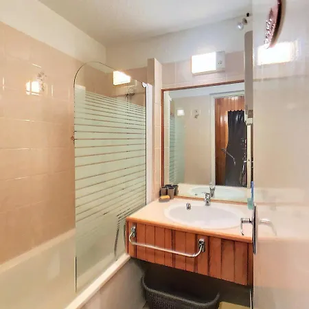 Confortable, Skis Aux Pieds, Balcon, Acces Piscine Chauffee - Fr-1-267-242 Apartment
